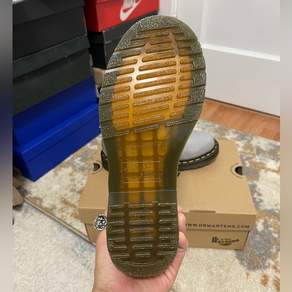 NIB Women’s Size 7 (Euro Size 38) Dr. Martens 1460W 8-eye Combat Boots Zinc Gray - Picture 13 of 15